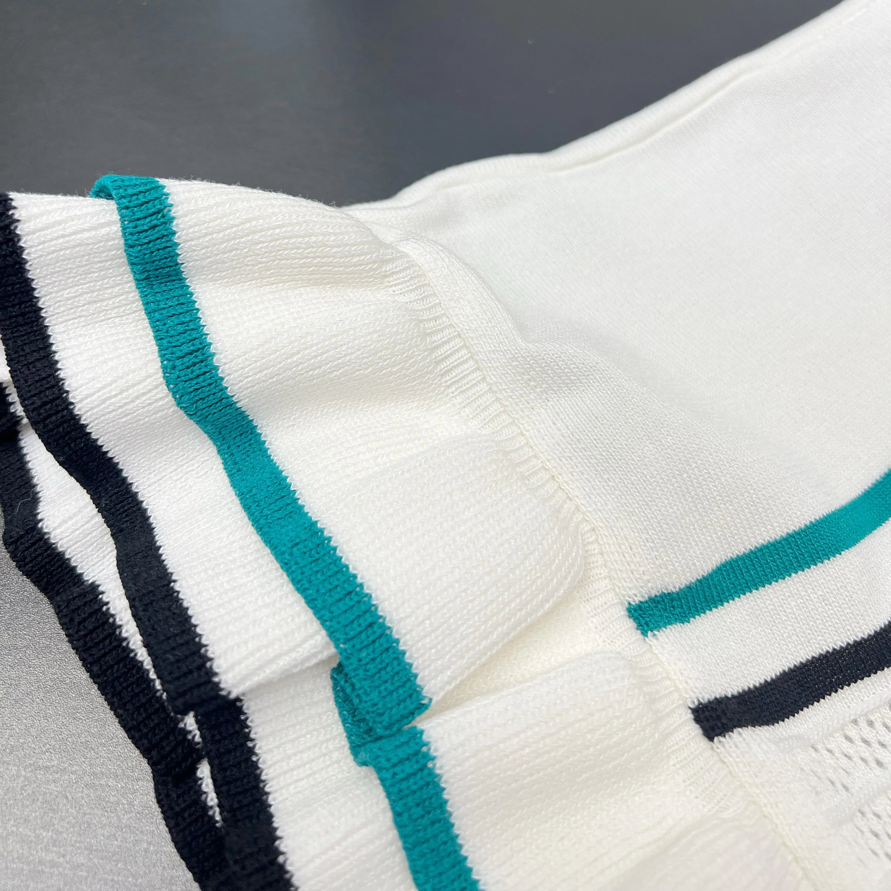 Vintage Ruffled Knitted Mini Dress – Sexy & Chic